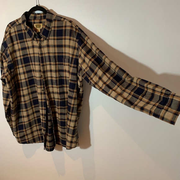 The Foundry Thick Long Sleeved Flannel - Picture 4 of 6